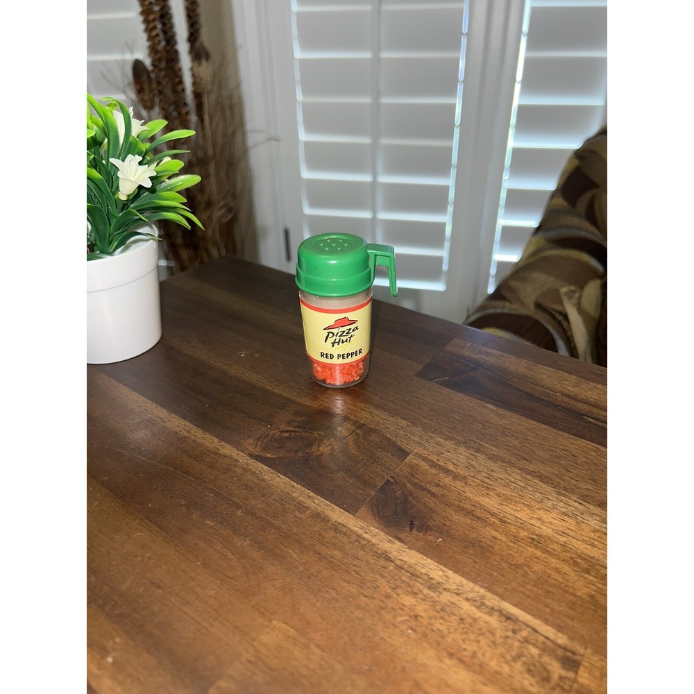 VINTAGE Faux Food Pizza Hut Crushed Red Pepper Shaker Replacement Extremely HTF